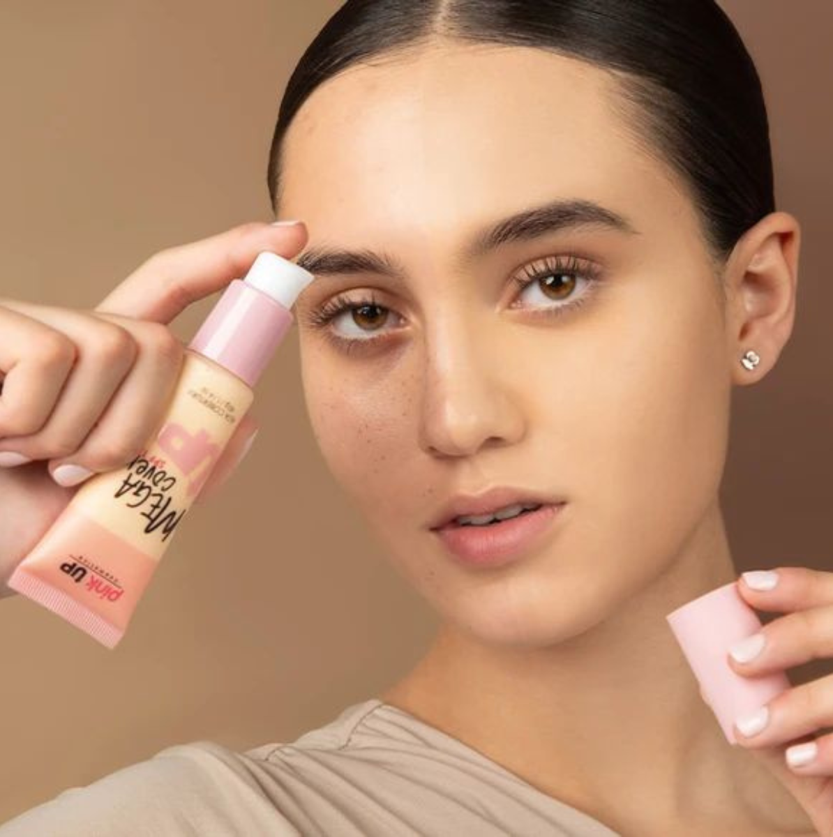 MAQUILLAJE LÍQUIDO MEGA COVER | BASE DE MAQUILLAJE