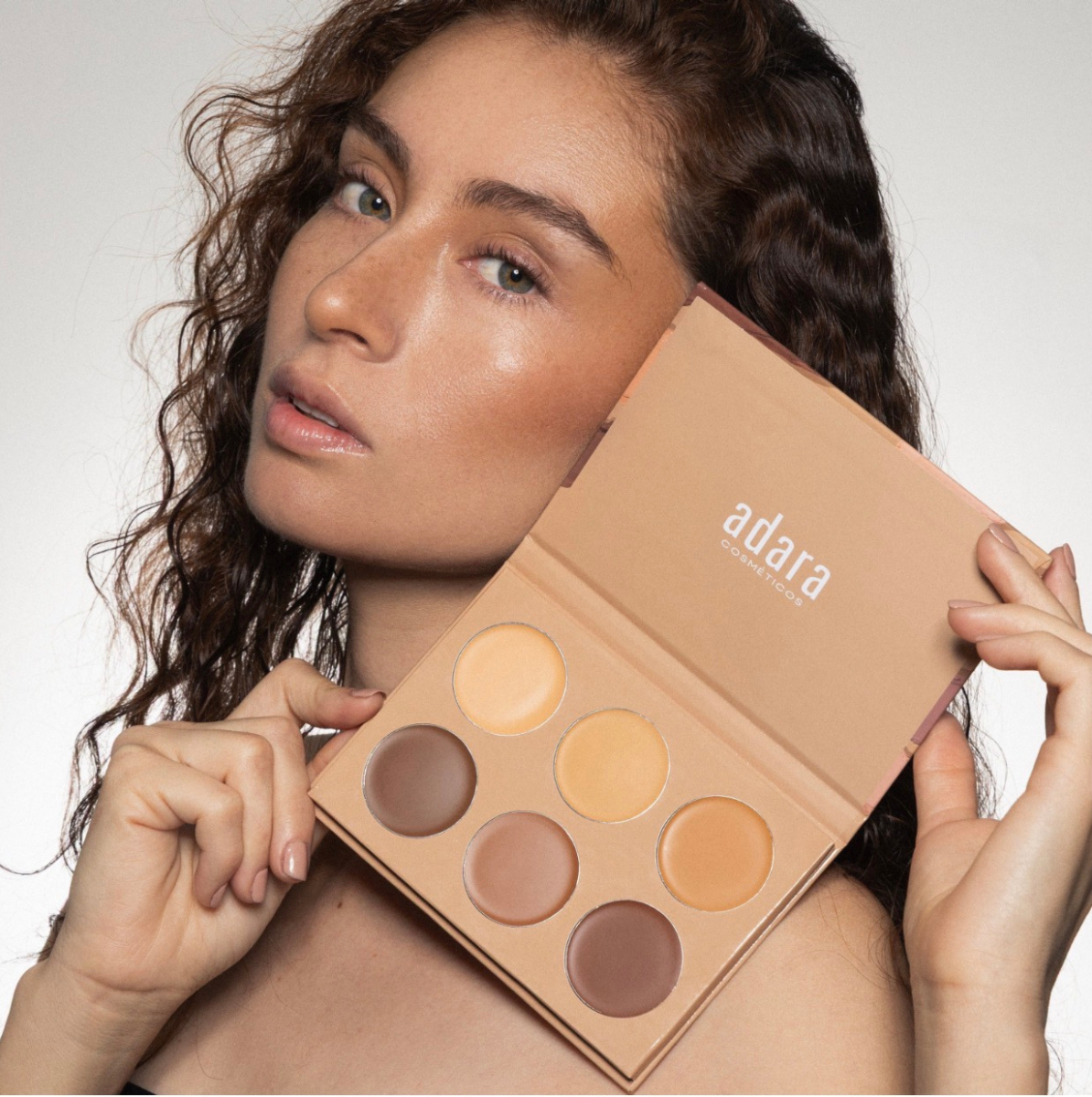 CREAMY CONTOUR PALETTE | PALETA DE CONTORNOS EN CREMA