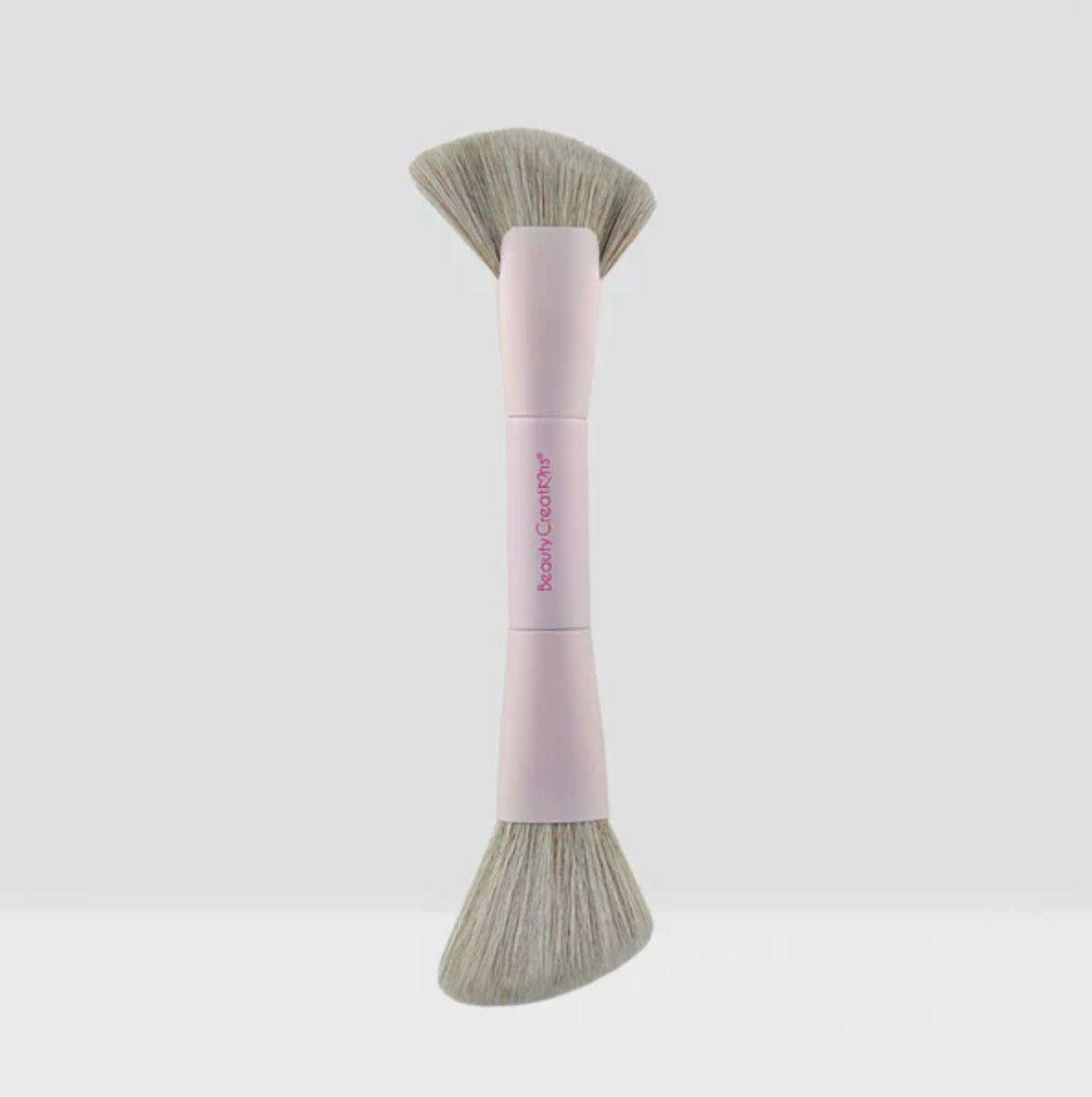 DUAL ENDED POWDER AND CREAM CONTOUR BRUSH | BROCHA PARA CONTORNO EN CREMA Y POLVO