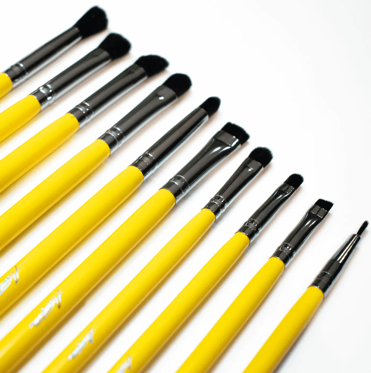 EYE ESSENTIAL BRUSH SET SUNNY GLAM | SET DE 10 BROCHAS PARA OJOS