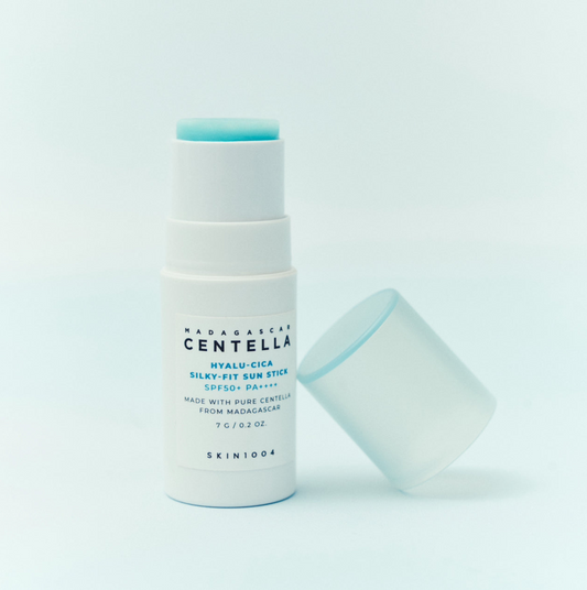 HYALU-CICA SILKY-FIT SUN STICK | BLOQUEADOR FACIAL EN BARRA 7G