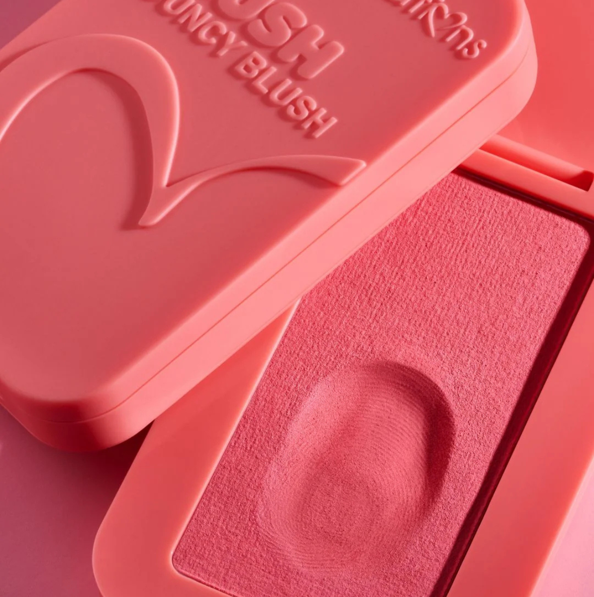 PLUSH BOUNCY BLUSH | RUBOR DE CREMA A POLVO
