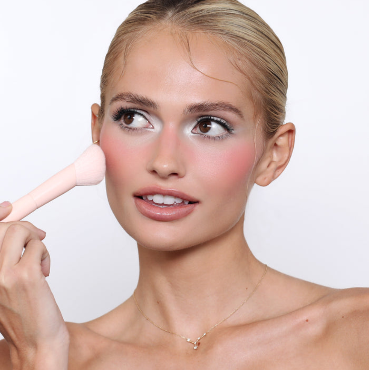 ANGLED BLUSH BRUSH | BROCHA PARA RUBOR