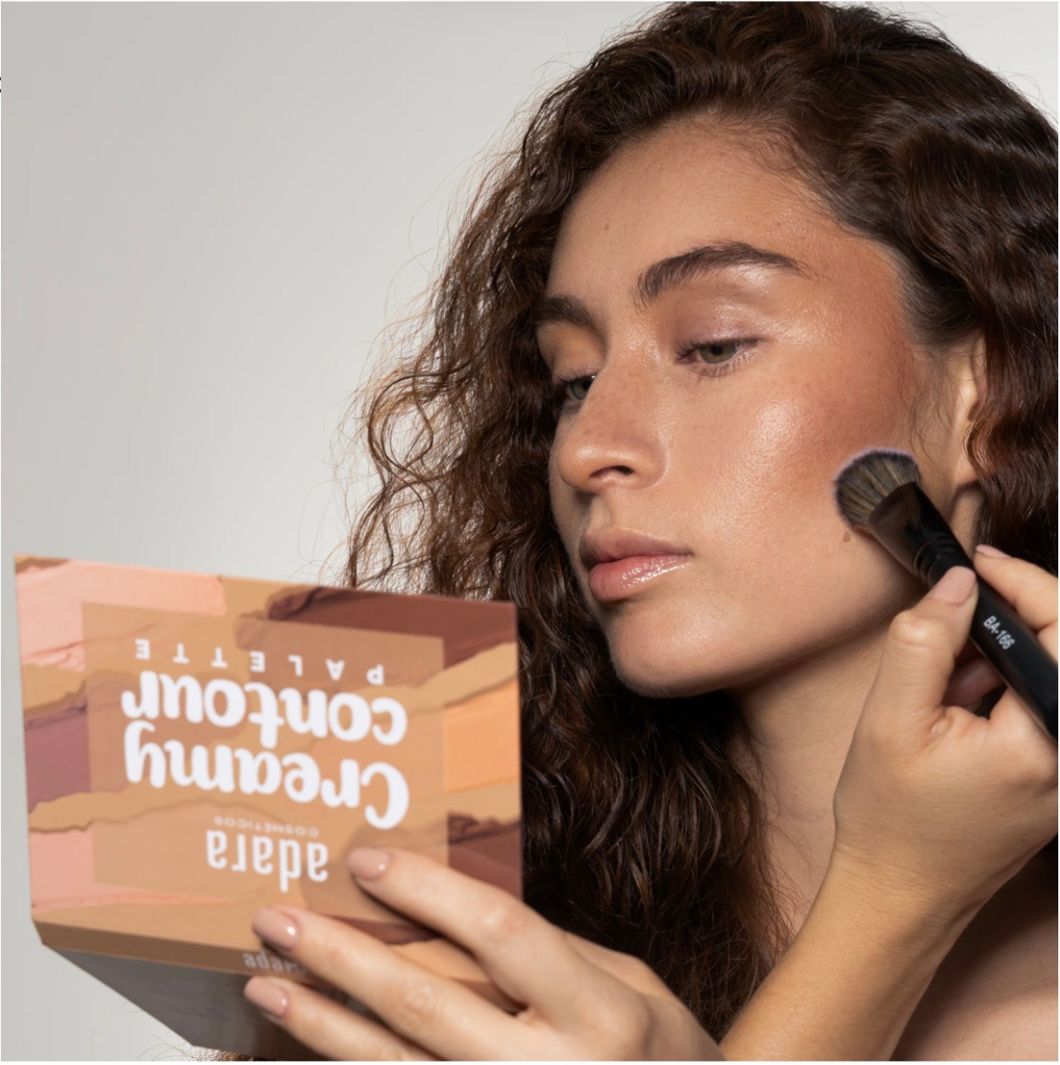 CREAMY CONTOUR PALETTE | PALETA DE CONTORNOS EN CREMA